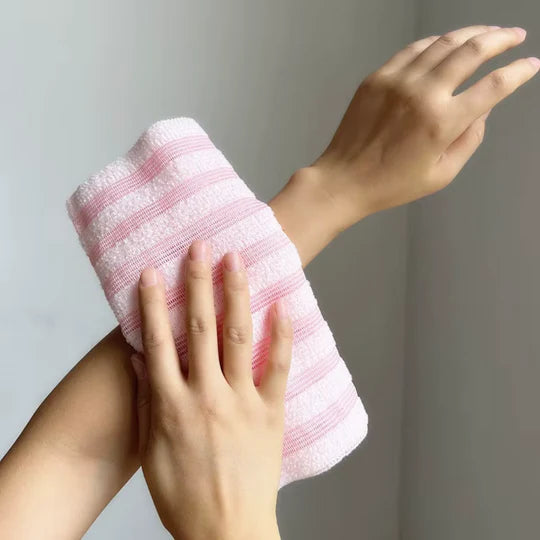 Antibacterial shower towel with scrub